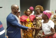 The Uncommon Favour of the APC: Hon. Daniel Okeke Rescued An Old Woman In Ututu, Arochukwu LGA.