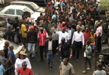 Abia 2023: APP Guber Candidate, Mascot Uzor Kalu Makes Triumphant Entry To Alaoji Mechanic Village, Promises To Build A Recycling Plant (PHOTOS)